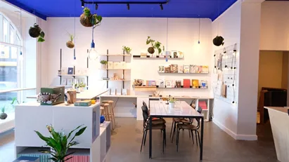 Stort showroom, kontor, værksted og lagerplads