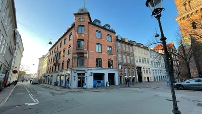 Flot butikslokale med bedste beliggenhed ved Højbro Plads, Kanelerne, Christiansborg Slot, Strøget, Metro mv.