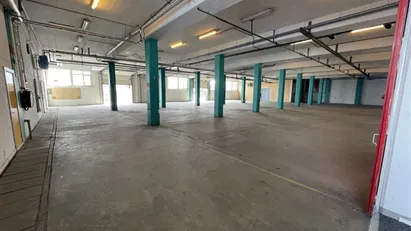 848 m2 lagerlokale med tilhørende porte