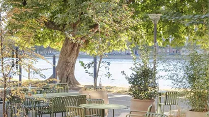 La Pausa - Restaurant & Café by the Lakes - Indoor and Outdoor