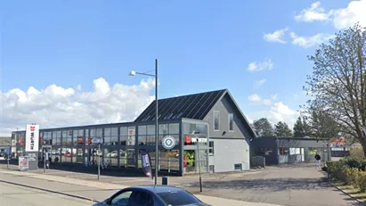 Lys, mulighedsrig kontorejendom med ideel beliggenhed i Hjørring