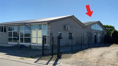 Flot og nyrenoveret lager og kontor lejemål i Kolding.