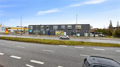 Lyst kontor med facade til Hobrovej