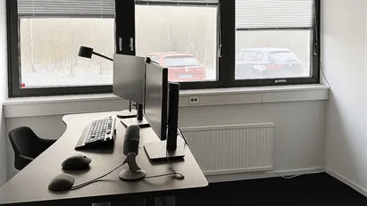 Iværksætter kontor med eget bad og køkken