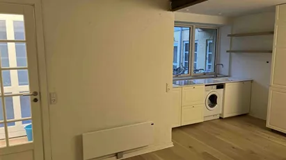 Baghus på 25m2 udlejes til erhverv