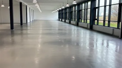 Funktionelt showroom med lager i Ishøj