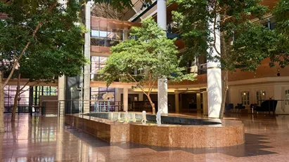 Flerbrugerejendom m. kantine, reception & gratis parkering