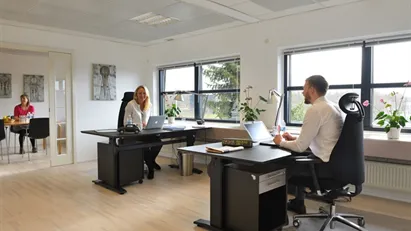 Flerbrugerejendom m. kantine, reception & gratis parkering