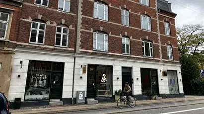 Renoveret butikslokale på centralt handelsstrøg