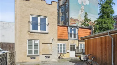 Nyistandsat værkstedskontor på Jagtvej med parkering