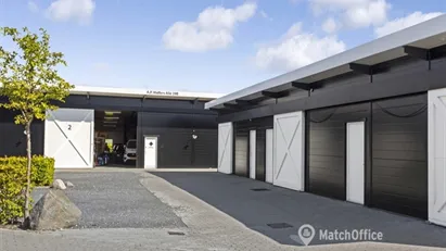 Meget indbydende lager og kontor tæt på lufthavnen