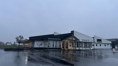 Showroom, værksted og kontorfaciliteter