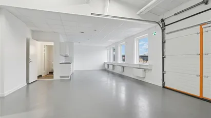 Nyrenoveret lager lejemål i Rødovres velfungerende erhvervsområde