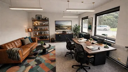 Lækkert kontor fællesskab med fri parkering