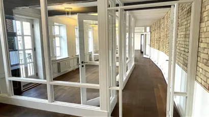 Præsentabelt lejemål med historisk atmosfære