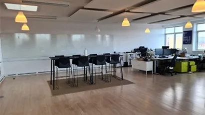Lyst og lækkert kontorlokale med panoramaudsigt