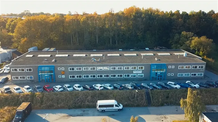 141 m2 kontor, klinik, showroom i Viby J til leje