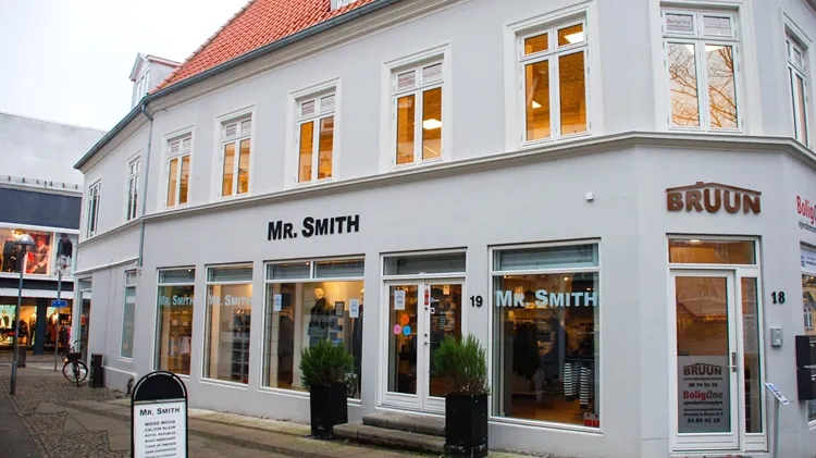 191 m2 butik, showroom, klinik i Nykøbing F til leje