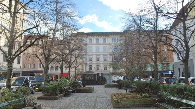 266 m2 kontor, klinik, showroom i København K til leje