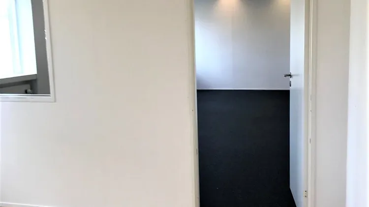 36 - 47 m2 kontor, undervisnings-/mødelokale, klinik i Åbyhøj til leje