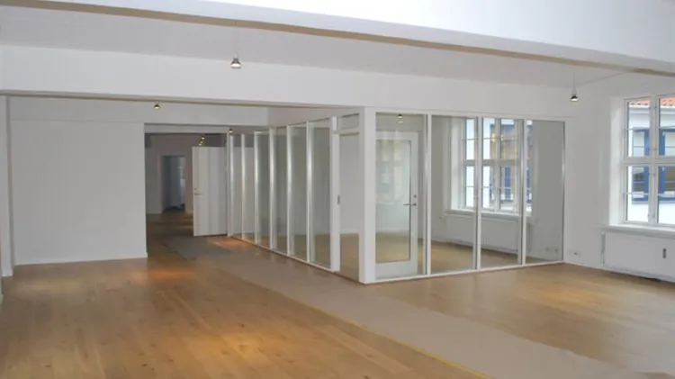 306 m2 kontor i København K til leje