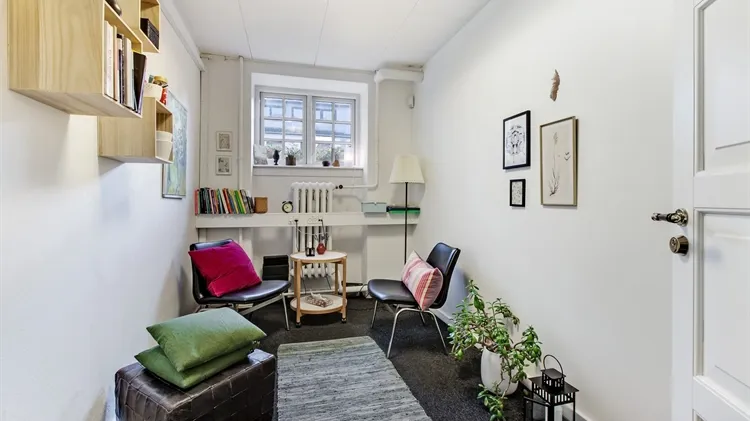 19 m2 kontor, undervisnings-/mødelokale, klinik i Kolding til leje