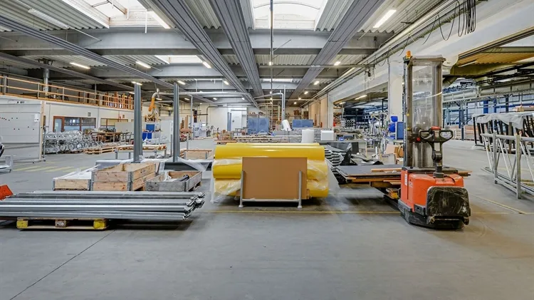 3765 m2 lager, produktion i Fredericia til leje