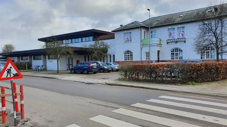 484 m2 butik, kontor, lager i Nykøbing Sj til leje