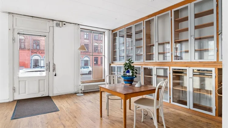 98 m2 butik, klinik, kontor i Frederiksberg C til leje
