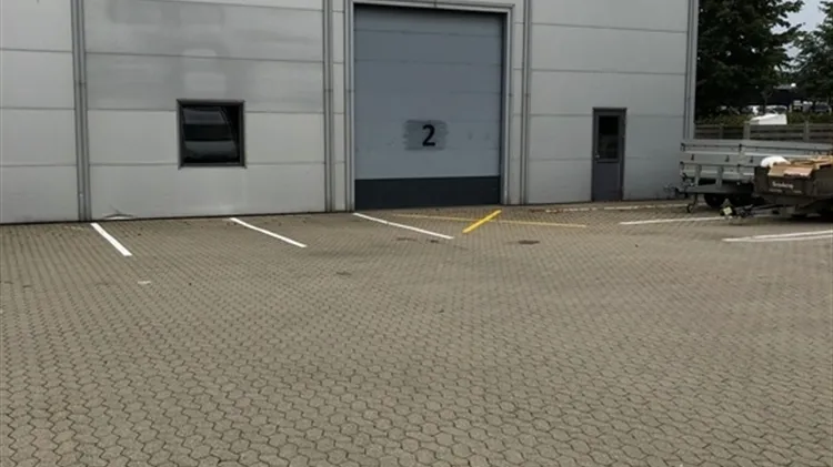 275 m2 lager i Roskilde til leje