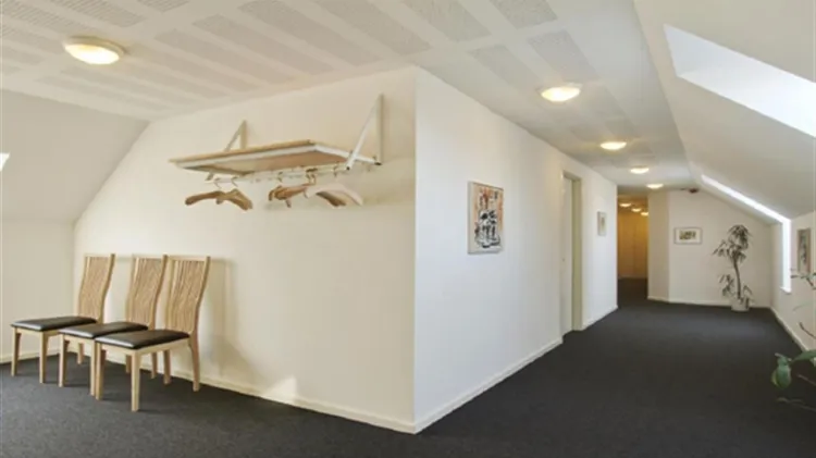 210 m2 kontor, klinik i Grenaa til leje