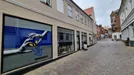 Butik til leje, Viborg, &lt;span class=&quot;blurred street&quot; onclick=&quot;ProcessAdRequest(272173)&quot;&gt;&lt;span class=&quot;hint&quot;&gt;Se vej-navn&lt;/span&gt;[xxxxxxxxxx]&lt;/span&gt;
