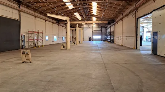 Warehouses for rent in Randers NV - photo 2