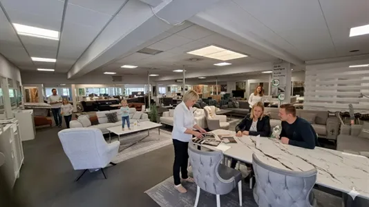 Showrooms for rent in Vallensbæk - photo 1