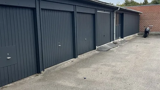 Garages Do wynajęcia in Viby J - zdjęcie 1