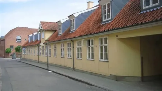 Commercial properties for rent in Maribo - photo 2